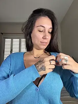 Carolzinhalux69 online show from 05/22/26, 04:34