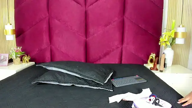 Lia Nikol online show from 07/05/26, 11:17