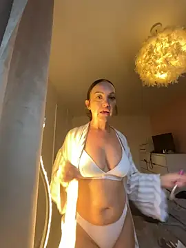 Ladyluxee online show from 06/25/26, 06:12