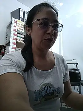 Snapshot of Violeta--7 chatting on 06/25/26, 01:48 Violeta--7 online show from 06/25/26, 01:48