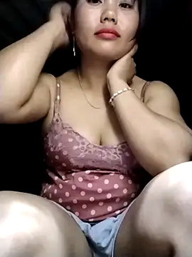 Giang-mylove online show from 04/23/26, 02:08