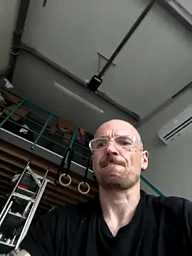 Snapshot of TavoEskort123 chatting on 05/16/26, 06:43 TavoEskort123 online show from 05/16/26, 06:43