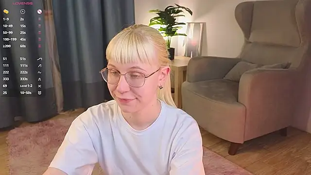 Snapshot of call_me_heaven chatting on 04/25/26, 03:20 call me heaven online show from 04/25/26, 03:20