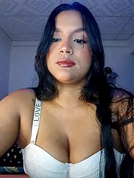 Kim roussee online show from 04/17/26, 05:43