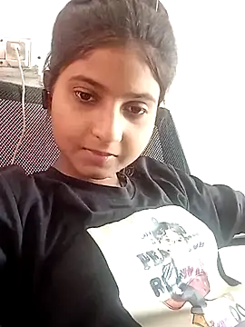 Snapshot of TANU01990 chatting on 04/01/26, 05:19 TANU01990 online show from 04/01/26, 05:19