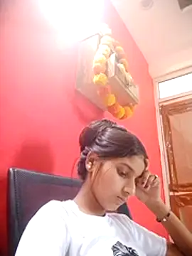 Snapshot of TANU01990 chatting on 05/31/26, 04:31 TANU01990 online show from 05/31/26, 04:31