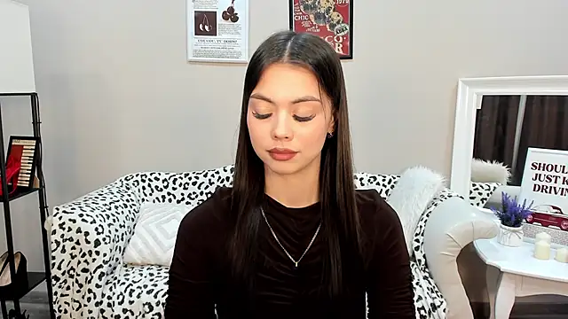 DarcyMacy online show from 05/03/26, 07:53