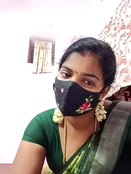 Snapshot of tamilratchasii chatting on 04/14/26, 06:25 tamilratchasii online show from 04/14/26, 06:25