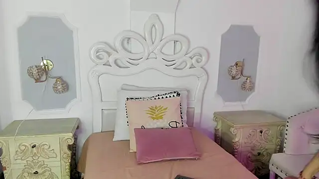 Snapshot of elizathx chatting on 04/09/26, 11:59 elizathx online show from 04/09/26, 11:59