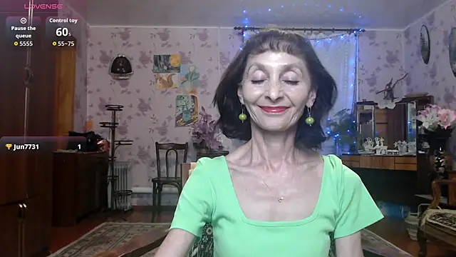 Snapshot of Shooting-Star- chatting on 05/28/26, 07:11 Shooting-Star- online show from 05/28/26, 07:11