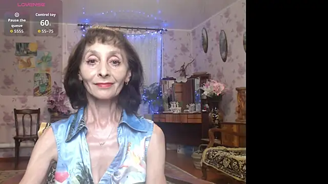 Snapshot of Shooting-Star- chatting on 06/13/26, 05:44 Shooting-Star- online show from 06/13/26, 05:44