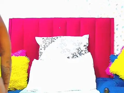 Cherrybootyofjoy86 online show from 06/28/26, 06:08