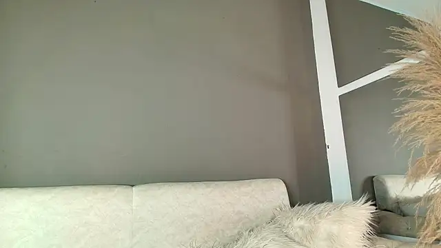 Zoee 8 online show from 06/24/26, 08:19
