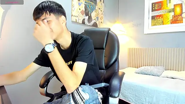 Snapshot of maxim_rod chatting on 06/12/26, 12:37 maxim rod online show from 06/12/26, 12:37