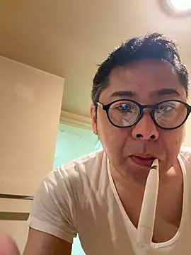 Snapshot of RYUICHI_1919 chatting on 06/12/26, 11:57 RYUICHI 1919 online show from 06/12/26, 11:57