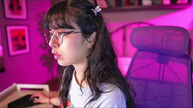 Saphyralux online show from 07/10/26, 08:44