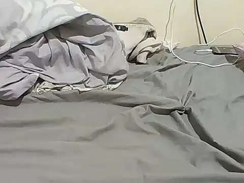 BOOBQUEEN25 online show from 04/04/26, 07:11