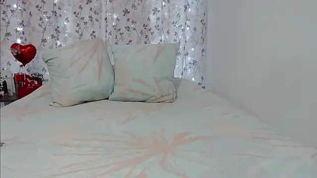 Snapshot of ThaliaGray_ chatting on 05/17/26, 10:11 ThaliaGray online show from 05/17/26, 10:11