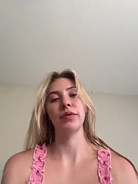 Snapshot of itstiffanyblu chatting on 05/25/26, 01:33 itstiffanyblu online show from 05/25/26, 01:33