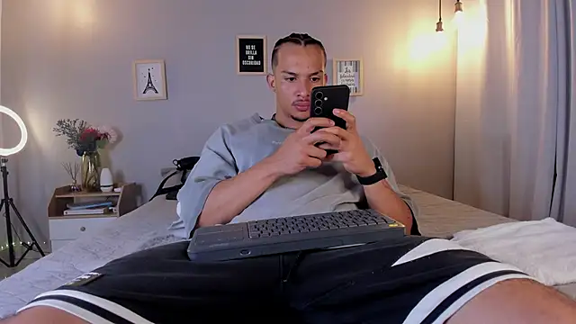 Snapshot of dominik_drake chatting on 05/12/26, 11:51 dominik drake online show from 05/12/26, 11:51
