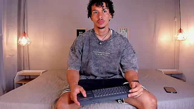 Snapshot of dominik_drake chatting on 05/21/26, 12:12 dominik drake online show from 05/21/26, 12:12