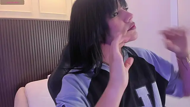MILLYEVANS1 online show from 04/30/26, 03:02