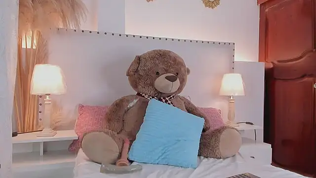 Snapshot of madisson__Stone chatting on 06/11/26, 10:52 madisson Stone online show from 06/11/26, 10:52