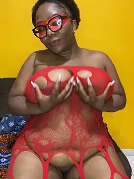 BoobsQueeen online show from 05/16/26, 02:30