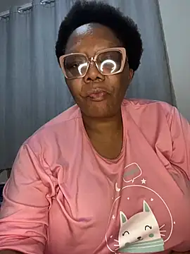 BoobsQueeen online show from 07/17/26, 01:56