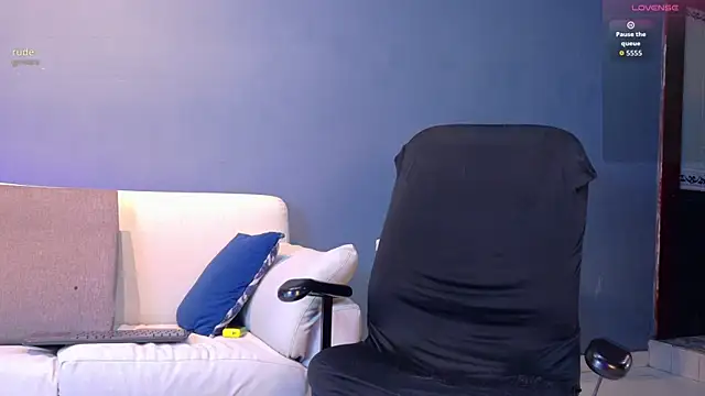 Axel saenzz online show from 06/25/26, 07:29