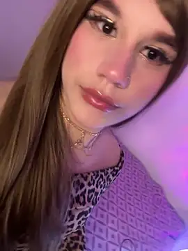 Snapshot of Cata_deoun chatting on 04/17/26, 12:35 Cata deoun online show from 04/17/26, 12:35