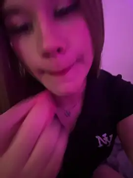 Snapshot of Cata_deoun chatting on 05/18/26, 11:21 Cata deoun online show from 05/18/26, 11:21