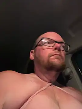 hugemanbreasts online show from 06/12/26, 03:49