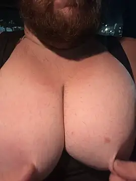 hugemanbreasts online show from 07/24/26, 02:31