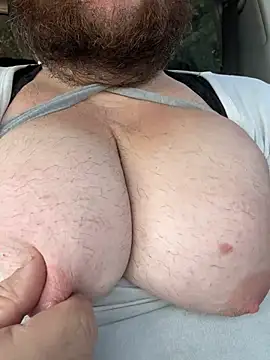 hugemanbreasts online show from 07/28/26, 08:52