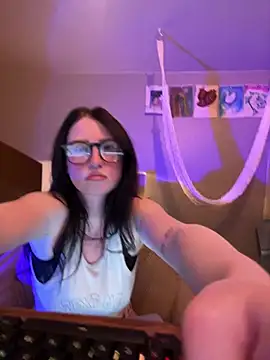 avaalanchee online show from 05/28/26, 07:27