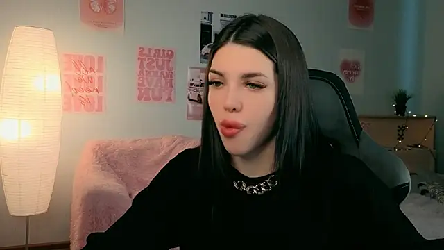 Snapshot of molly_rettyy chatting on 05/02/26, 04:06 molly rettyy online show from 05/02/26, 04:06
