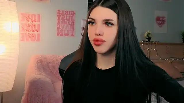 Snapshot of molly_rettyy chatting on 05/04/26, 04:19 molly rettyy online show from 05/04/26, 04:19