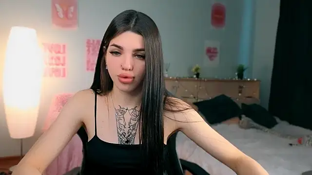 Snapshot of molly_rettyy chatting on 06/08/26, 04:02 molly rettyy online show from 06/08/26, 04:02