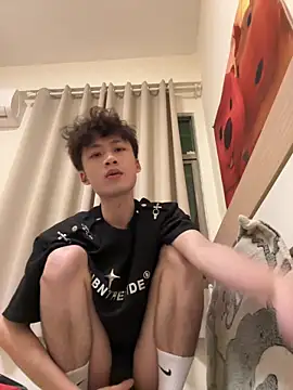 Snapshot of sexyboy-3525 chatting on 06/12/26, 05:45 sexyboy-3525 online show from 06/12/26, 05:45