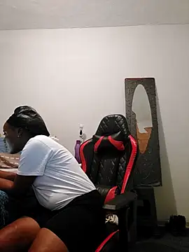 Dutches101 online show from 05/03/26, 04:35
