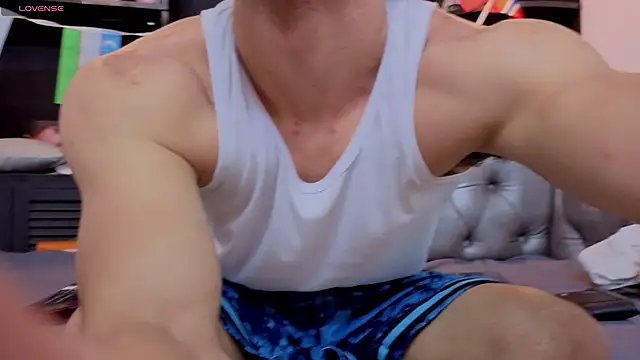 axel tone online show from 06/26/26, 10:03