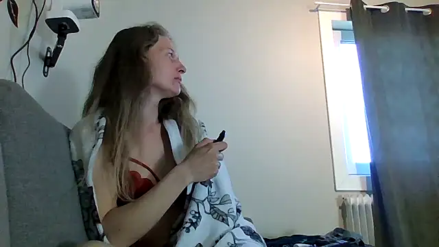 Snapshot of BlondeXtar chatting on 04/24/26, 05:54 BlondeXtar online show from 04/24/26, 05:54