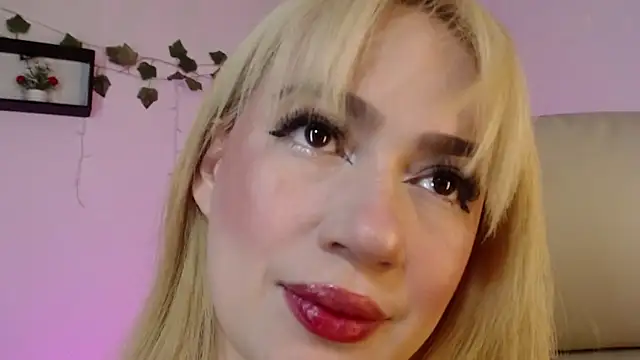 Snapshot of Carolina_2403 chatting on 05/29/26, 11:36 Carolina 2403 online show from 05/29/26, 11:36