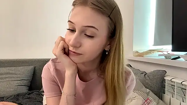 KatrineDrea online show from 04/17/26, 03:04