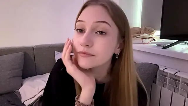 KatrineDrea online show from 04/18/26, 03:38