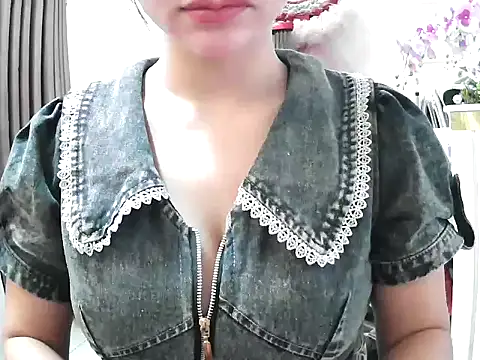 Snapshot of Lyna_2k chatting on 06/11/26, 08:23 Lyna 2k online show from 06/11/26, 08:23