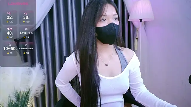 Snapshot of Lu_Ly22 chatting on 05/27/26, 01:57 Lu Ly22 online show from 05/27/26, 01:57
