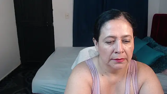 carlareyesk977 online show from 07/28/26, 10:09