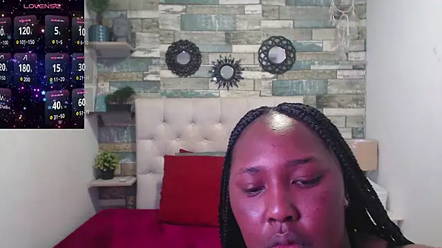 Snapshot of Skylernaomi chatting on 06/13/26, 02:04 Skylernaomi online show from 06/13/26, 02:04